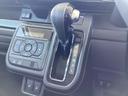 オートマのシフトレバーは操作しやすい位置にあります☆