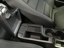 アームレスト内に収納スペース有り