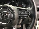 レーダークルーズコントロールを装備。アクセルやブレーキを操作しなくても、自動で先行車との車間距離を保ち追従走行できます。長距離や高速道路を運転する際に、ドライバーへの負担を軽減します。