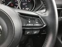 レーダークルーズコントロールを装備。アクセルやブレーキを操作しなくても、自動で先行車との車間距離を保ち追従走行できます。長距離や高速道路を運転する際に、ドライバーへの負担を軽減します。