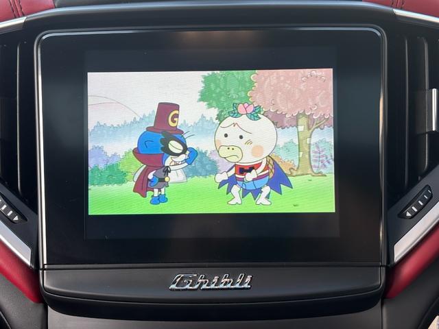 ギブリ グランスポーツ　後期型　サンルーフ　赤革シート　ＯＰ２１ＡＷ（チターノ）　ＡＣＣ　Ｈａｒｍａｎ／Ｋａｒｄｏｎサウンド　イージークローザー　レーンキーピング　全方位カメラ　電動リアゲート　フルセグＴＶ　２．０ＥＴＣ（38枚目）