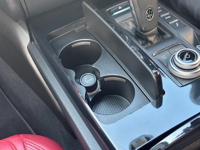 ギブリ グランスポーツ　後期型　サンルーフ　赤革シート　ＯＰ２１ＡＷ（チターノ）　ＡＣＣ　Ｈａｒｍａｎ／Ｋａｒｄｏｎサウンド　イージークローザー　レーンキーピング　全方位カメラ　電動リアゲート　フルセグＴＶ　２．０ＥＴＣ（50枚目）