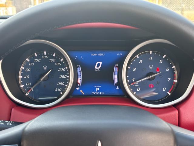 ギブリ グランスポーツ　後期型　サンルーフ　赤革シート　ＯＰ２１ＡＷ（チターノ）　ＡＣＣ　Ｈａｒｍａｎ／Ｋａｒｄｏｎサウンド　イージークローザー　レーンキーピング　全方位カメラ　電動リアゲート　フルセグＴＶ　２．０ＥＴＣ（52枚目）