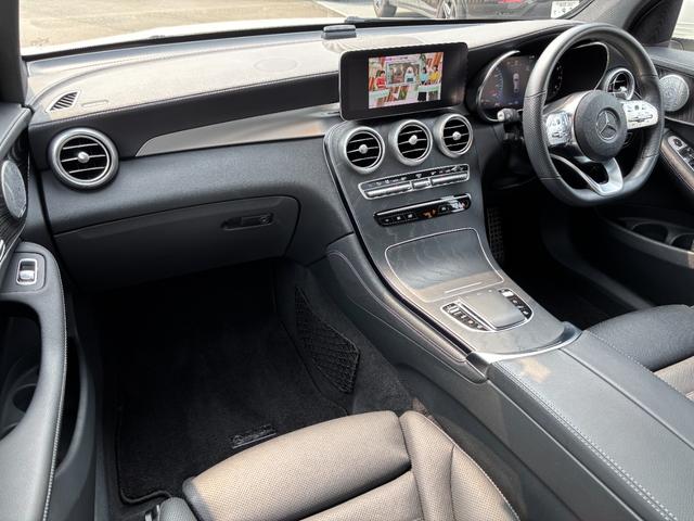ＧＬＣ ＧＬＣ３００　４マチック　クーペ　ＡＭＧライン　後期　サンルーフ　レザーエクスクルーシブ　パナメリカーナグリル　ヘッドアップディスプレイ　全席シートヒーター　前席ベンチレーション　ＲＳＰ　全方位カメラ　２．０ＥＴＣ　電動リアゲート　前後ドラレコ（16枚目）