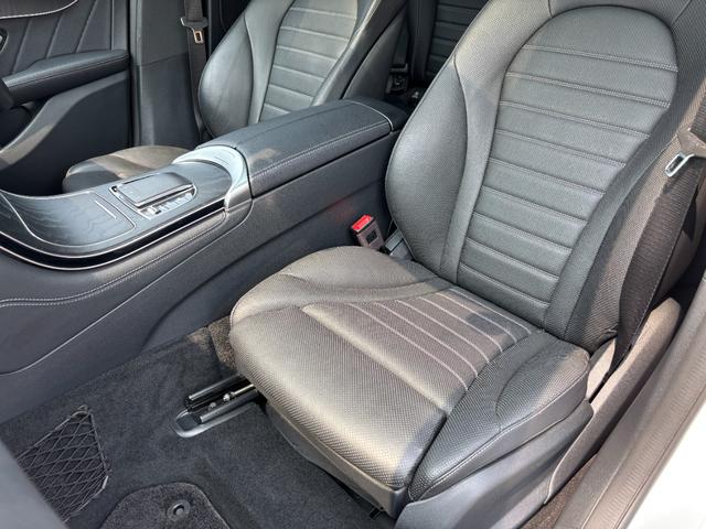 ＧＬＣ ＧＬＣ３００　４マチック　クーペ　ＡＭＧライン　後期　サンルーフ　レザーエクスクルーシブ　パナメリカーナグリル　ヘッドアップディスプレイ　全席シートヒーター　前席ベンチレーション　ＲＳＰ　全方位カメラ　２．０ＥＴＣ　電動リアゲート　前後ドラレコ（18枚目）