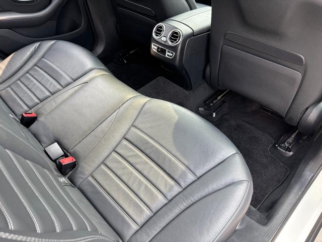 ＧＬＣ ＧＬＣ３００　４マチック　クーペ　ＡＭＧライン　後期　サンルーフ　レザーエクスクルーシブ　パナメリカーナグリル　ヘッドアップディスプレイ　全席シートヒーター　前席ベンチレーション　ＲＳＰ　全方位カメラ　２．０ＥＴＣ　電動リアゲート　前後ドラレコ（23枚目）