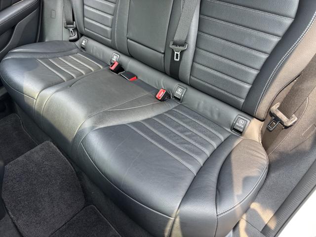 ＧＬＣ ＧＬＣ３００　４マチック　クーペ　ＡＭＧライン　後期　サンルーフ　レザーエクスクルーシブ　パナメリカーナグリル　ヘッドアップディスプレイ　全席シートヒーター　前席ベンチレーション　ＲＳＰ　全方位カメラ　２．０ＥＴＣ　電動リアゲート　前後ドラレコ（26枚目）