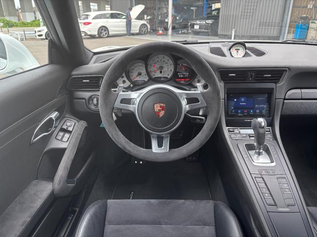 ９１１ ９１１カレラＧＴＳ　スポクロ　ＰｏｗｅｒＣｒａｆｔマフラー　純正ＧＴ３アルミホイール　Ｈ＆Ｒダウンサス　ＢＯＳＥサウンド　ＰＴＶプラス　アルカンターラルーフ　ＧＴＳスポーツシート　ＡｐｐｌｅＣａｒＰｌａｙ　バックカメラ（13枚目）