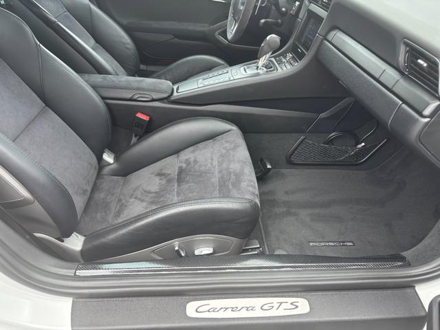 ９１１ ９１１カレラＧＴＳ　スポクロ　ＰｏｗｅｒＣｒａｆｔマフラー　純正ＧＴ３アルミホイール　Ｈ＆Ｒダウンサス　ＢＯＳＥサウンド　ＰＴＶプラス　アルカンターラルーフ　ＧＴＳスポーツシート　ＡｐｐｌｅＣａｒＰｌａｙ　バックカメラ（22枚目）