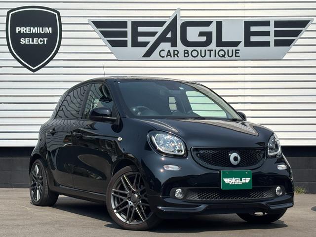 スマートフォーフォー ＢＲＡＢＵＳ　スポーツ　１オナ　社外２ＤＩＮナビ　フルセグＴＶ　バックカメラ　黒革シート　ガラスルーフ　純正ブラバスアルミ　前席シートヒーター　Ｂｌｕ－ｒａｙ　車線逸脱警告　衝突警告　ＥＴＣ　ドラレコ　クルーズコントロール（8枚目）