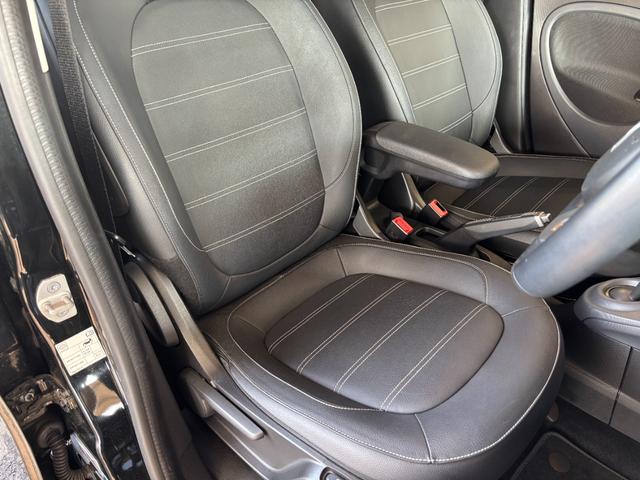 スマートフォーフォー ＢＲＡＢＵＳ　スポーツ　１オナ　社外２ＤＩＮナビ　フルセグＴＶ　バックカメラ　黒革シート　ガラスルーフ　純正ブラバスアルミ　前席シートヒーター　Ｂｌｕ－ｒａｙ　車線逸脱警告　衝突警告　ＥＴＣ　ドラレコ　クルーズコントロール（17枚目）