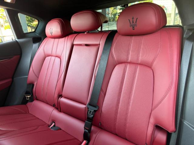 レヴァンテ グランスポーツ　左Ｈ　サンルーフ　後期メーター・ナビ　赤革シート　イージークローザー　ハーマンカードン　ＰＤＣ　ＡＤＡＳ　ＡＣＣ　ＬＫＡ　ＢＳＭ　全周囲カメラ　シートヒーター　ベンチレーション　電動リアゲート　ＥＴＣ（22枚目）