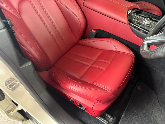 レヴァンテ Sグランスポーツ サンルーフ 赤革シート 21インチアルミ(アンテーオ) ACC FCW BSA 車線逸脱警告 シートヒーター ナビ 全方位カメラ ソフトドアクロージャー 電動リアゲート ETC(21枚目)