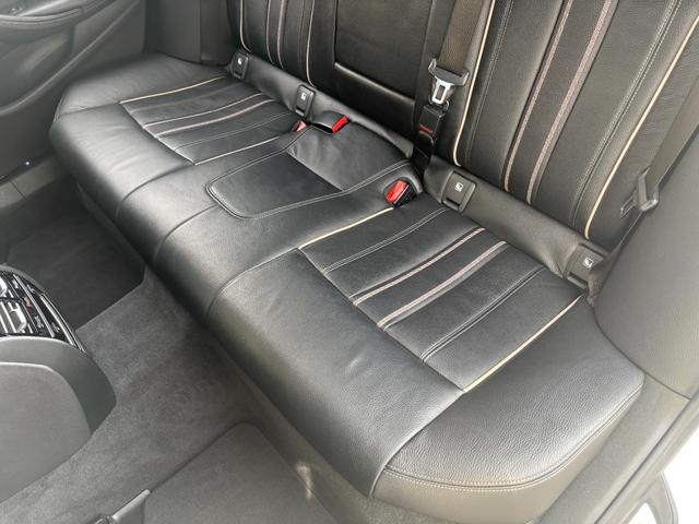 ５シリーズ ５２３ｄ　Ｍスポーツ　ハイラインパッケージ　１年保証付　黒革　ヘッドアップディスプレイ　全席シートヒーター　Ｍ５ルックリアバンパー　フロントスポイラー　ドライビングアシストプラス　全方位カメラ　ＡＣＣ　ＬＤＷ　ＬＣＷ　クロストラフィック　ＥＴＣ（30枚目）