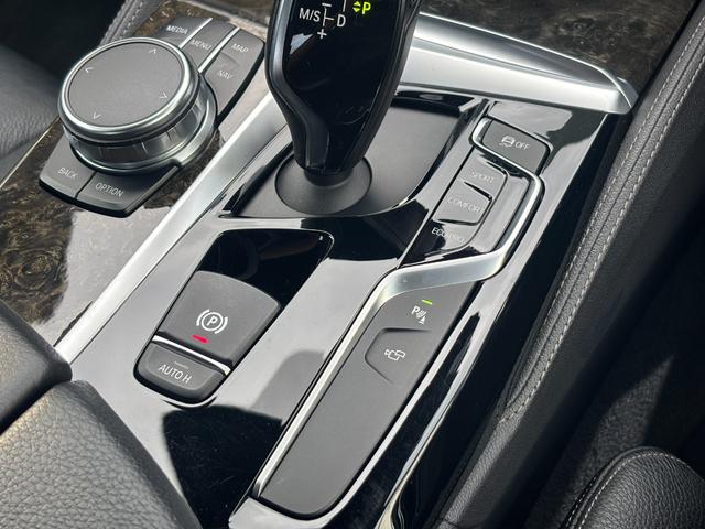 ５シリーズ ５２３ｄ　Ｍスポーツ　ハイラインパッケージ　１年保証付　黒革　ヘッドアップディスプレイ　全席シートヒーター　Ｍ５ルックリアバンパー　フロントスポイラー　ドライビングアシストプラス　全方位カメラ　ＡＣＣ　ＬＤＷ　ＬＣＷ　クロストラフィック　ＥＴＣ（40枚目）