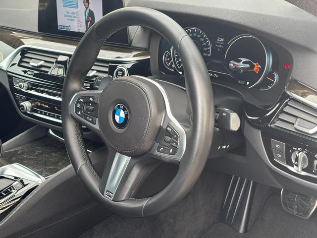 ５シリーズ ５２３ｄ　Ｍスポーツ　ハイラインパッケージ　１年保証付　黒革　ヘッドアップディスプレイ　全席シートヒーター　Ｍ５ルックリアバンパー　フロントスポイラー　ドライビングアシストプラス　全方位カメラ　ＡＣＣ　ＬＤＷ　ＬＣＷ　クロストラフィック　ＥＴＣ（48枚目）