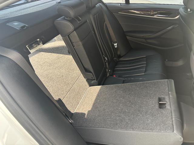 ５シリーズ ５２３ｄ　Ｍスポーツ　ハイラインパッケージ　１年保証付　黒革　ヘッドアップディスプレイ　全席シートヒーター　Ｍ５ルックリアバンパー　フロントスポイラー　ドライビングアシストプラス　全方位カメラ　ＡＣＣ　ＬＤＷ　ＬＣＷ　クロストラフィック　ＥＴＣ（58枚目）