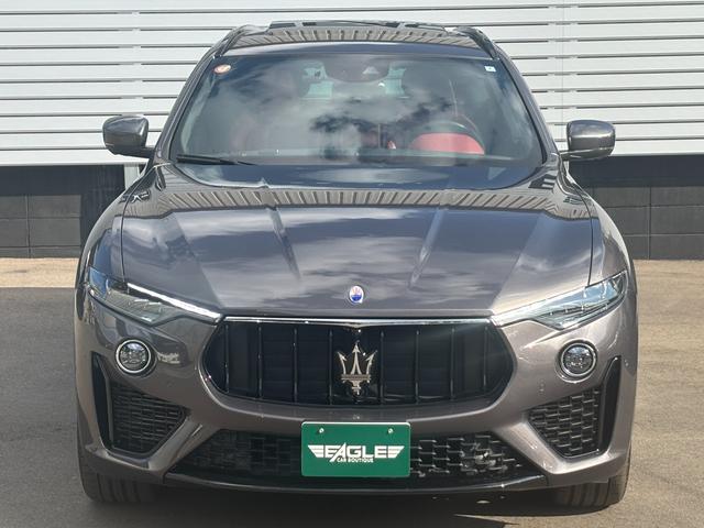 レヴァンテ Ｓグランスポーツ　左ハンドル　パノラマサンルーフ　赤革　カーボントリム　ハーマンカードン　ＡＣＣ　ＯＰ２１ＡＷ（ヘリオス）　全席シートヒーター　Ｒドア拡張キーレス　トランクキックセンサー　全方位カメラ　イージーエントリ（13枚目）