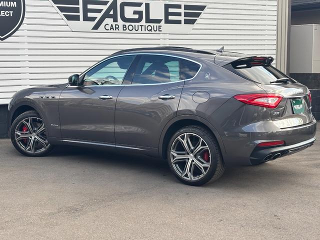 レヴァンテ Ｓグランスポーツ　左ハンドル　パノラマサンルーフ　赤革　カーボントリム　ハーマンカードン　ＡＣＣ　ＯＰ２１ＡＷ（ヘリオス）　全席シートヒーター　Ｒドア拡張キーレス　トランクキックセンサー　全方位カメラ　イージーエントリ（18枚目）