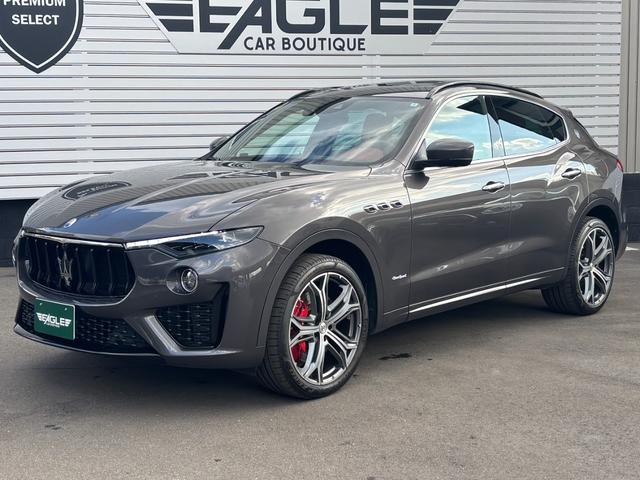 レヴァンテ Ｓグランスポーツ　左ハンドル　パノラマサンルーフ　赤革　カーボントリム　ハーマンカードン　ＡＣＣ　ＯＰ２１ＡＷ（ヘリオス）　全席シートヒーター　Ｒドア拡張キーレス　トランクキックセンサー　全方位カメラ　イージーエントリ（19枚目）