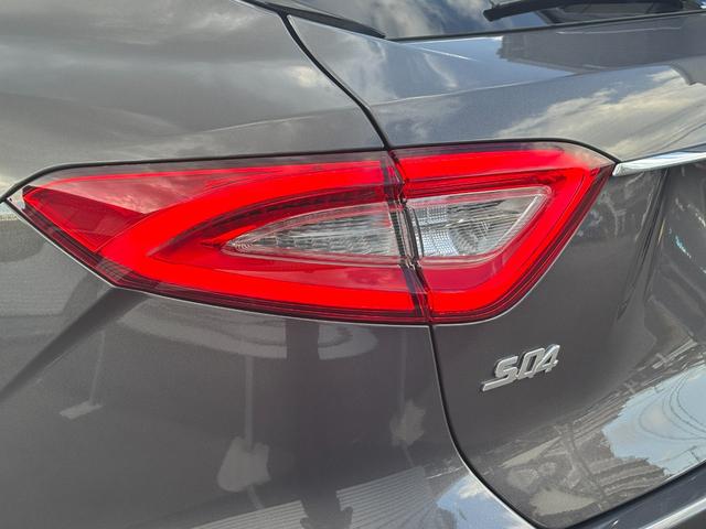 レヴァンテ Ｓグランスポーツ　左ハンドル　パノラマサンルーフ　赤革　カーボントリム　ハーマンカードン　ＡＣＣ　ＯＰ２１ＡＷ（ヘリオス）　全席シートヒーター　Ｒドア拡張キーレス　トランクキックセンサー　全方位カメラ　イージーエントリ（24枚目）