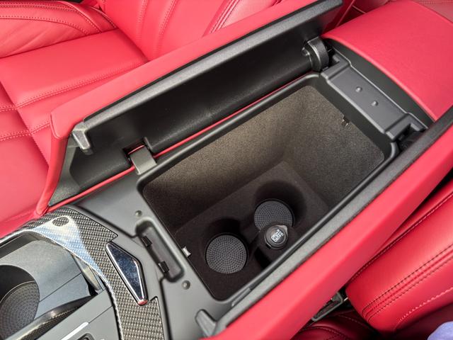 レヴァンテ Ｓグランスポーツ　左ハンドル　パノラマサンルーフ　赤革　カーボントリム　ハーマンカードン　ＡＣＣ　ＯＰ２１ＡＷ（ヘリオス）　全席シートヒーター　Ｒドア拡張キーレス　トランクキックセンサー　全方位カメラ　イージーエントリ（51枚目）