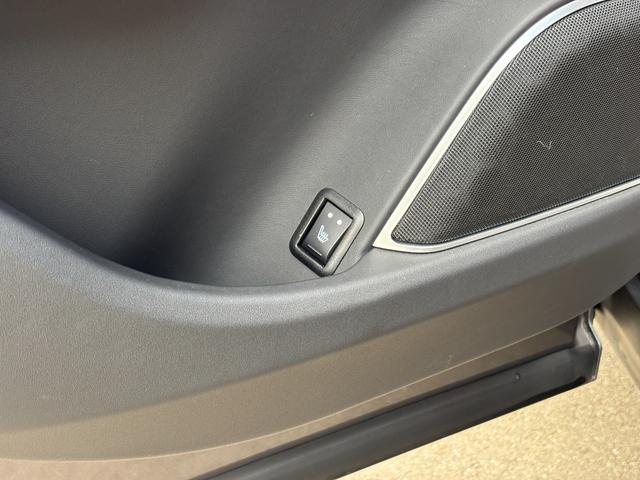 レヴァンテ Ｓグランスポーツ　左ハンドル　パノラマサンルーフ　赤革　カーボントリム　ハーマンカードン　ＡＣＣ　ＯＰ２１ＡＷ（ヘリオス）　全席シートヒーター　Ｒドア拡張キーレス　トランクキックセンサー　全方位カメラ　イージーエントリ（58枚目）