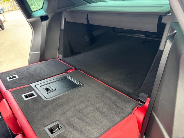 レヴァンテ Ｓグランスポーツ　左ハンドル　パノラマサンルーフ　赤革　カーボントリム　ハーマンカードン　ＡＣＣ　ＯＰ２１ＡＷ（ヘリオス）　全席シートヒーター　Ｒドア拡張キーレス　トランクキックセンサー　全方位カメラ　イージーエントリ（65枚目）