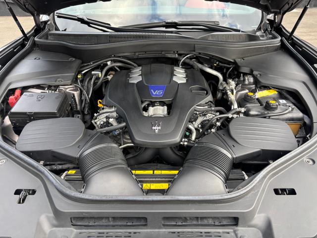 レヴァンテ Ｓグランスポーツ　左ハンドル　パノラマサンルーフ　赤革　カーボントリム　ハーマンカードン　ＡＣＣ　ＯＰ２１ＡＷ（ヘリオス）　全席シートヒーター　Ｒドア拡張キーレス　トランクキックセンサー　全方位カメラ　イージーエントリ（72枚目）