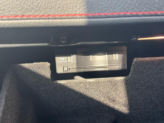 Gクラス G350d AMGライン 1年保証付 1オナ サンルーフ アダブティブダンピングシステム ラグジュアリーPKG 黒革 全席シートヒーター ブルメスターサウンド レーダーセーフティ ACC 全方位カメラ TV アンビエントライト(50枚目)