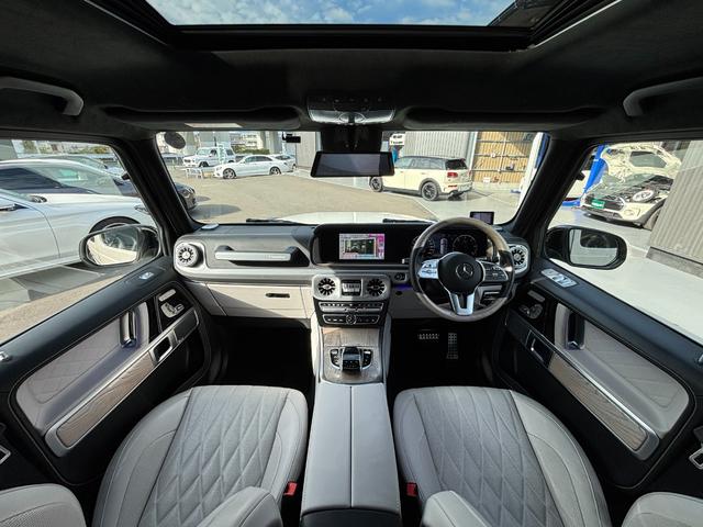 Ｇクラス Ｇ４００ｄ　マヌファクトゥーアエディション　１年保証付　１オーナー　ナイトＰＫＧ　白革ダイヤモンドステッチ　ＳＲ　アダブティブダンピングシステム　ブラバスフロントスポイラー　ＩＩＤ電動ステップ　デジタルインナーミラー　ＡＤＶ１（２２インチＡＷ）（3枚目）