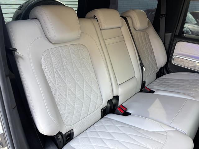 Ｇクラス Ｇ４００ｄ　マヌファクトゥーアエディション　１年保証付　１オーナー　ナイトＰＫＧ　白革ダイヤモンドステッチ　ＳＲ　アダブティブダンピングシステム　ブラバスフロントスポイラー　ＩＩＤ電動ステップ　デジタルインナーミラー　ＡＤＶ１（２２インチＡＷ）（5枚目）