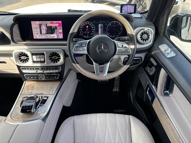 Ｇクラス Ｇ４００ｄ　マヌファクトゥーアエディション　１年保証付　１オーナー　ナイトＰＫＧ　白革ダイヤモンドステッチ　ＳＲ　アダブティブダンピングシステム　ブラバスフロントスポイラー　ＩＩＤ電動ステップ　デジタルインナーミラー　ＡＤＶ１（２２インチＡＷ）（26枚目）
