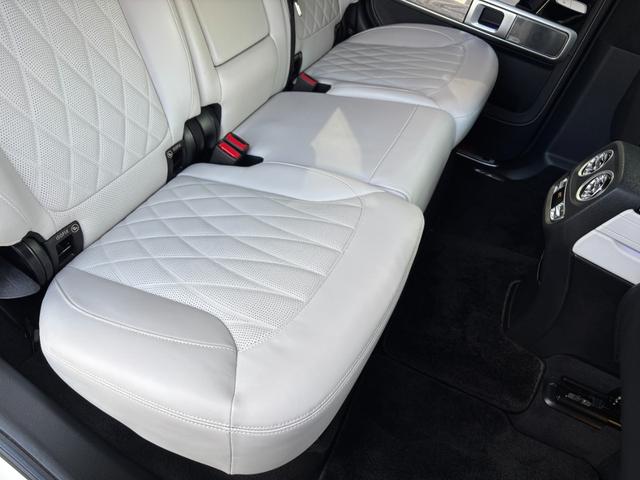 Ｇクラス Ｇ４００ｄ　マヌファクトゥーアエディション　１年保証付　１オーナー　ナイトＰＫＧ　白革ダイヤモンドステッチ　ＳＲ　アダブティブダンピングシステム　ブラバスフロントスポイラー　ＩＩＤ電動ステップ　デジタルインナーミラー　ＡＤＶ１（２２インチＡＷ）（35枚目）