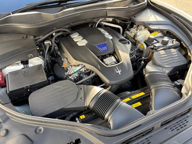 レヴァンテ Sグランスポーツ サンルーフ 赤革 カーボントリム・ハンドル 21インチAW(アンテーオ)ベンチレーション シートヒーター Bowers&Wilkinsスピーカー ACC 車線逸脱警告 全方位カメラ 電動リアゲート(57枚目)