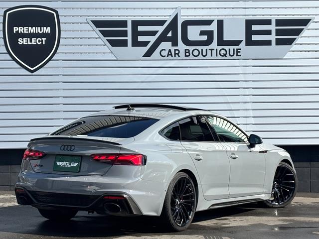 ＲＳ５スポーツバック ベースグレード　１オナ　パノラマサンルーフ　カーボンスタイリングＰＫＧ　全席シートヒーター　純正ナビ　ＴＶ　全方位カメラ　純正２０インチＡＷ（6枚目）