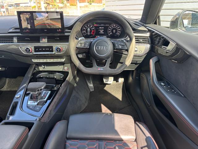 ＲＳ５スポーツバック ベースグレード　１オナ　パノラマサンルーフ　カーボンスタイリングＰＫＧ　全席シートヒーター　純正ナビ　ＴＶ　全方位カメラ　純正２０インチＡＷ（18枚目）