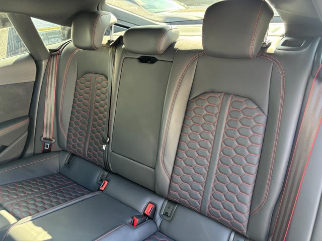 ＲＳ５スポーツバック ベースグレード　１オナ　パノラマサンルーフ　カーボンスタイリングＰＫＧ　全席シートヒーター　純正ナビ　ＴＶ　全方位カメラ　純正２０インチＡＷ（33枚目）