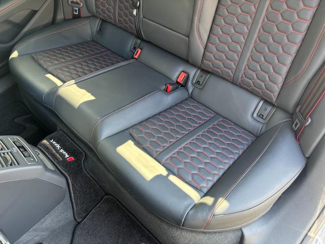 ＲＳ５スポーツバック ベースグレード　１オナ　パノラマサンルーフ　カーボンスタイリングＰＫＧ　全席シートヒーター　純正ナビ　ＴＶ　全方位カメラ　純正２０インチＡＷ（34枚目）