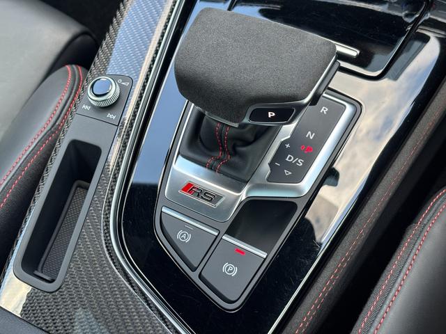 ＲＳ５スポーツバック ベースグレード　１オナ　パノラマサンルーフ　カーボンスタイリングＰＫＧ　全席シートヒーター　純正ナビ　ＴＶ　全方位カメラ　純正２０インチＡＷ（47枚目）
