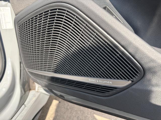 ＲＳ５スポーツバック ベースグレード　１オナ　パノラマサンルーフ　カーボンスタイリングＰＫＧ　全席シートヒーター　純正ナビ　ＴＶ　全方位カメラ　純正２０インチＡＷ（56枚目）