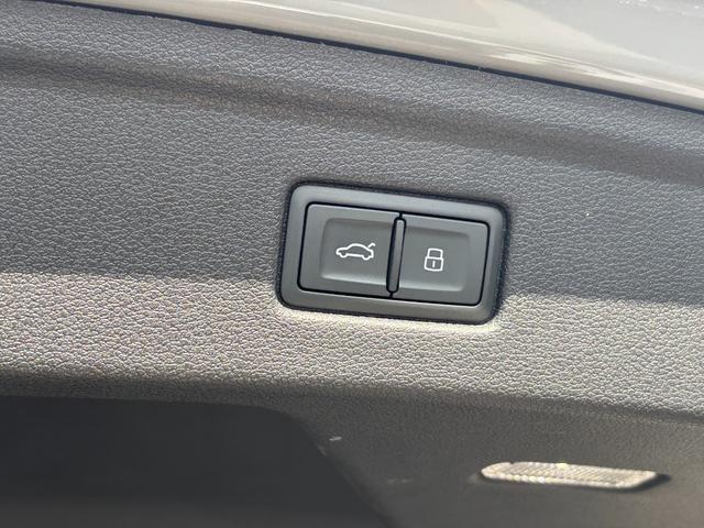 ＲＳ５スポーツバック ベースグレード　１オナ　パノラマサンルーフ　カーボンスタイリングＰＫＧ　全席シートヒーター　純正ナビ　ＴＶ　全方位カメラ　純正２０インチＡＷ（60枚目）