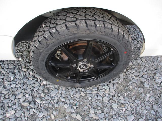 ハイゼットトラック ジャンボ ハイルーフ オートマチック車 7インチワイドナビ&フルセグテレビ ブルートゥース キーレス インチアップ14インチ社外アルミ&新品マッドタイヤ4本 モモステアリング メッキインパネ LEDヘッドライト(12枚目)