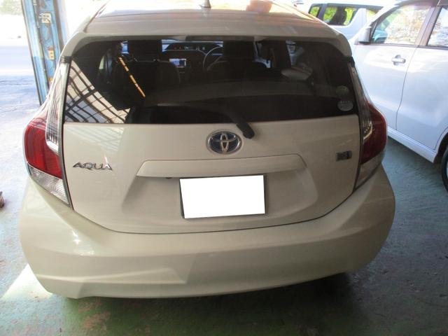 アクア G トヨタセーフティセンス ハイブリッド車 7インチワイドナビ&フルセグテレビ ブルートゥース付き 社外アルミ プッシュスタート LEDヘッドライト スマートキー2個 オートエアコン デジタルメーター(5枚目)