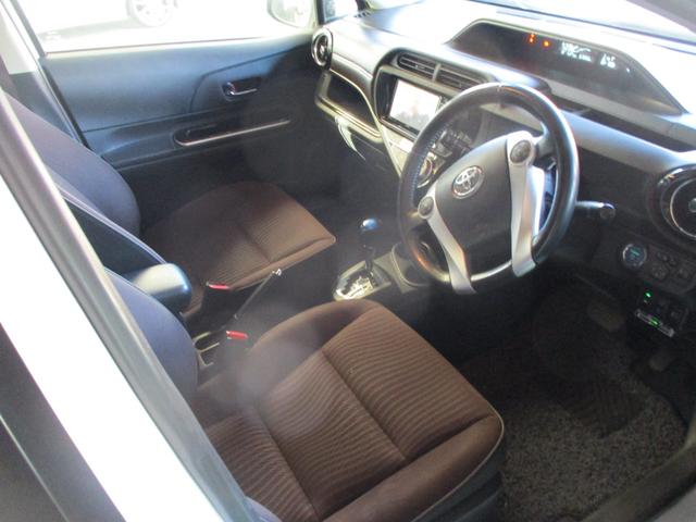 アクア G トヨタセーフティセンス ハイブリッド車 7インチワイドナビ&フルセグテレビ ブルートゥース付き 社外アルミ プッシュスタート LEDヘッドライト スマートキー2個 オートエアコン デジタルメーター(7枚目)