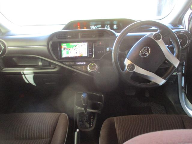 アクア G トヨタセーフティセンス ハイブリッド車 7インチワイドナビ&フルセグテレビ ブルートゥース付き 社外アルミ プッシュスタート LEDヘッドライト スマートキー2個 オートエアコン デジタルメーター(9枚目)