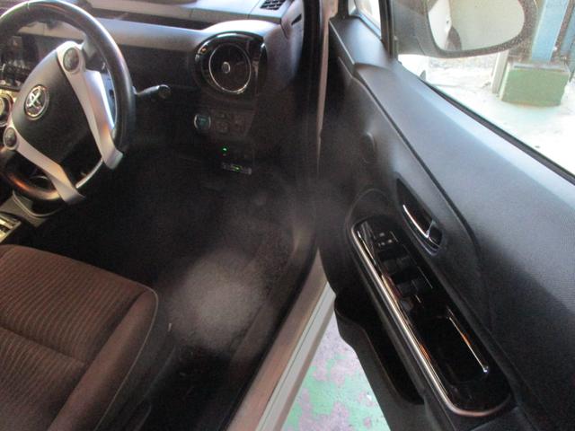 アクア G トヨタセーフティセンス ハイブリッド車 7インチワイドナビ&フルセグテレビ ブルートゥース付き 社外アルミ プッシュスタート LEDヘッドライト スマートキー2個 オートエアコン デジタルメーター(11枚目)