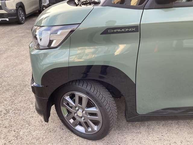 デリカミニ Ｔ　プレミアム　シャモニーパッケージ　９型ＤＡ　ＥＴＣ車載器　ＬＥＤランプ　キーレスエントリー　ＡＢＳ　エアバッグ　パワステ　ベンチシート　オートエアコン　ターボ車　スマートキー　パワーウィンドウ　シートヒーター（7枚目）