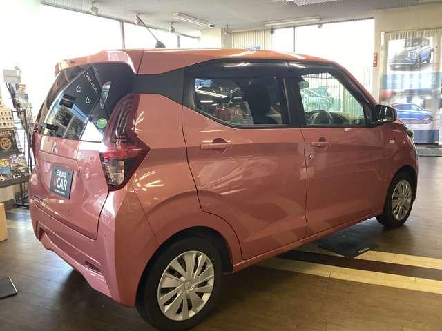 ｅＫワゴン Ｍ　アイドリングストップ　踏み間違い防止アシスト　イモビライザー　パワーウィンドウ　Ｐセンサー　マニュアルエアコン　キーレスエントリー　前席シートヒーター　ＡＳＣ　エアバック　パワステ　ＡＢＳ　寒冷地仕様（6枚目）