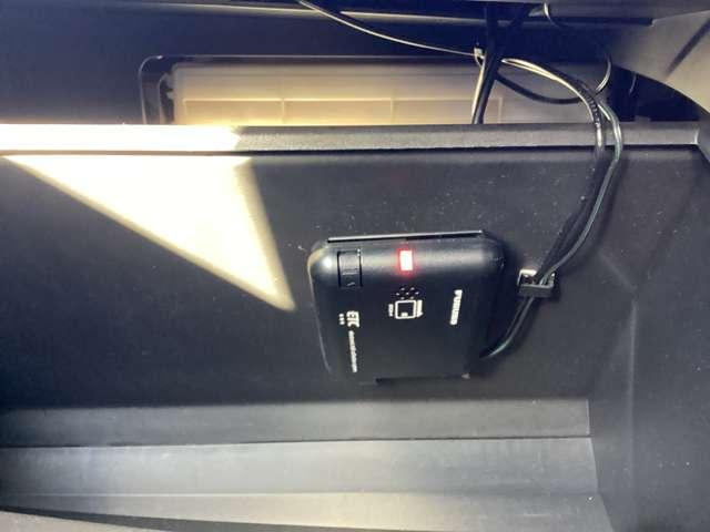 デリカD:5 P Bモニター 地デジ DVD再生 ナビTV シートヒーター ETC 4WD 電動シ-ト 寒冷地仕様 メモリナビ ABS 3列 オートエアコン ASC 盗難防止装置 パワーウインドウ エアバッグ(8枚目)